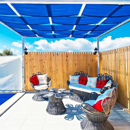 Uezuemlue 1 Bedroom Secluded With Private Pool Hot Tub Вилла Калкан