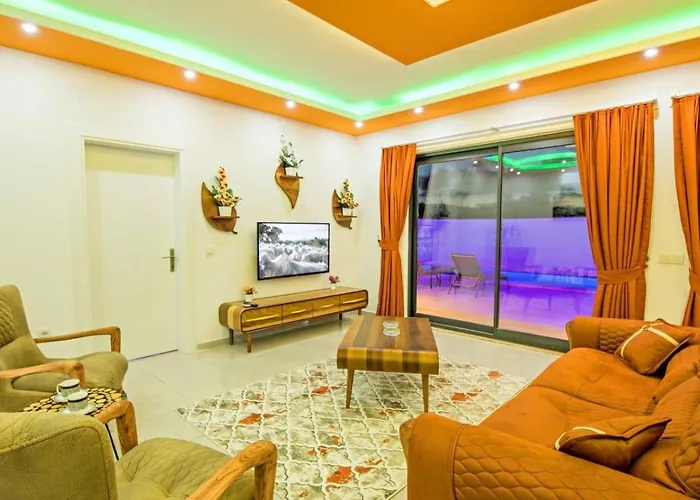 Uezuemlue 1 Bedroom Secluded With Private Pool Hot Tub Вилла