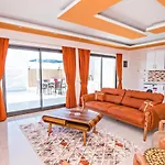 Βίλα Uezuemlue 1 Bedroom Secluded With Private Pool Hot Tub *