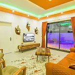 Uezuemlue 1 Bedroom Secluded With Private Pool Hot Tub Βίλα