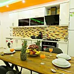 Βίλα Uezuemlue 1 Bedroom Secluded With Private Pool Hot Tub