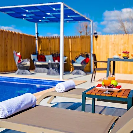 Uezuemlue 1 Bedroom Secluded With Private Pool Hot Tub 别墅 卡尔坎