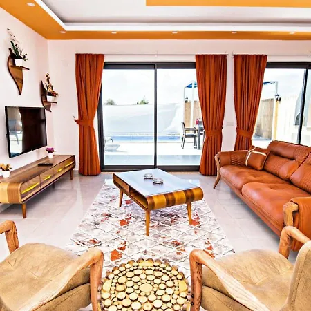 Uezuemlue 1 Bedroom Secluded With Private Pool Hot Tub