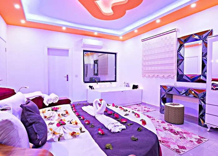 别墅 Uezuemlue 1 Bedroom Secluded With Private Pool Hot Tub *