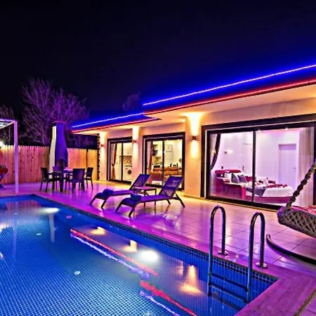 Villa Uezuemlue 1 Bedroom Secluded With Private Pool Hot Tub *