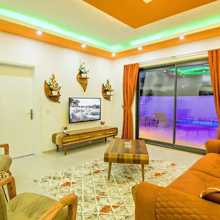 Uezuemlue 1 Bedroom Secluded With Private Pool Hot Tub Villa